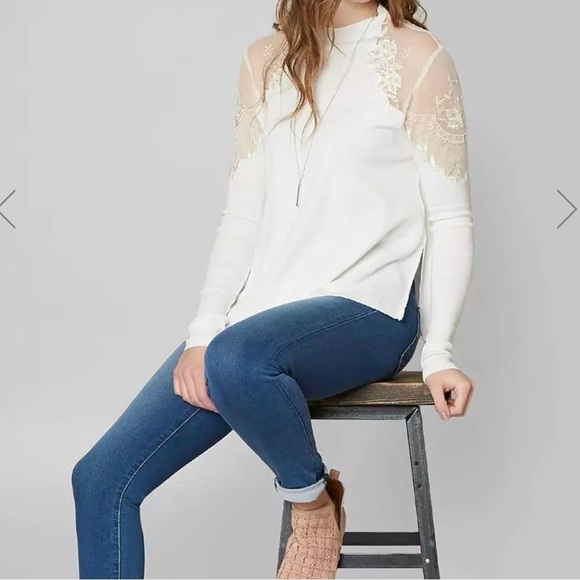 Free People Daniella Lace Shoulder Top Ivory Sz XXS Long Sleeve - Picture 1 of 11